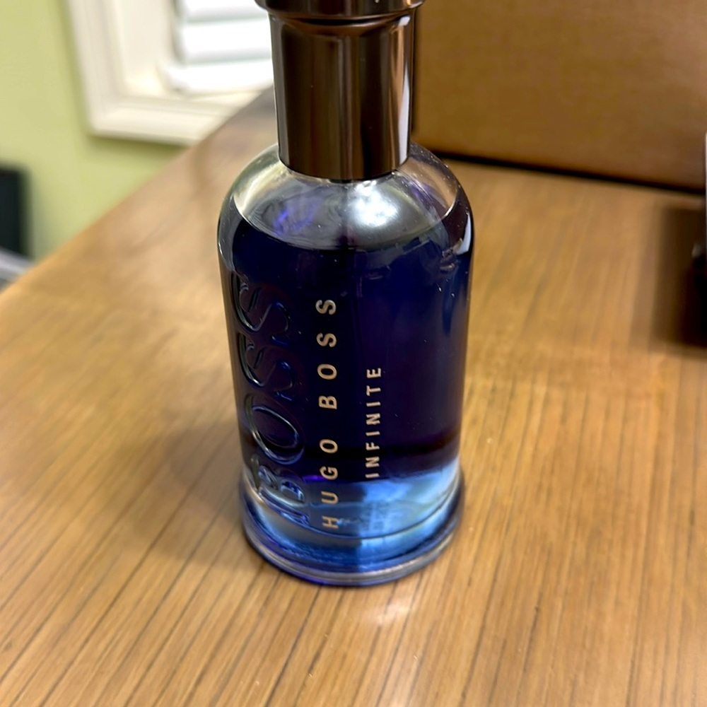 New Boss Bottled Infinite 3.3 fl oz - Picture 2 of 4
